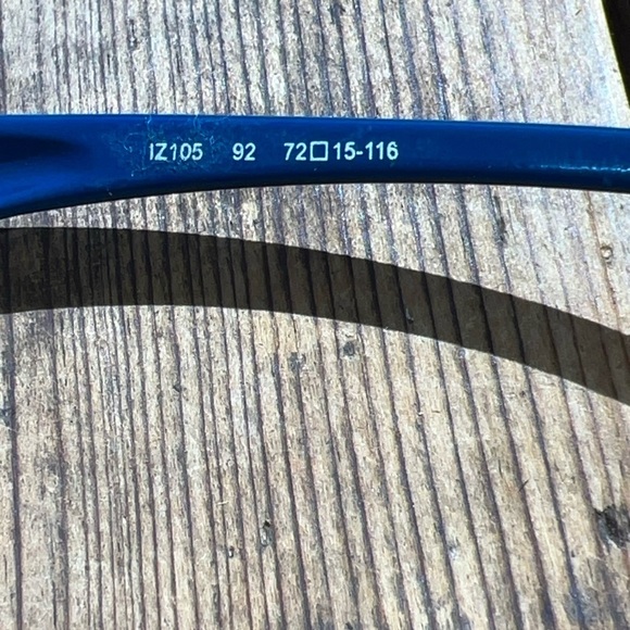 IZOD IZ 105 92 Navy BLUE SUNGLASSES Preowned - Picture 3 of 5